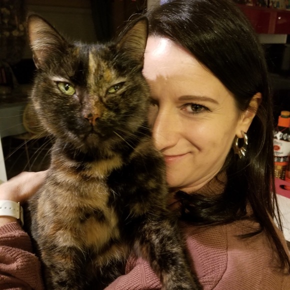 Meet your Posher, Siouxsie - Picture 3 of 4